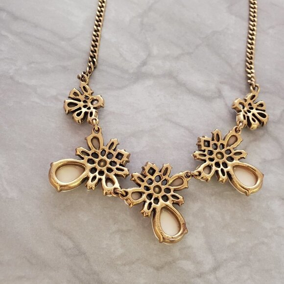 💖 J.Crew Cream Ivory Rhinestones Crystals Pave Cluster Statement Necklace 💖 - Picture 13 of 14